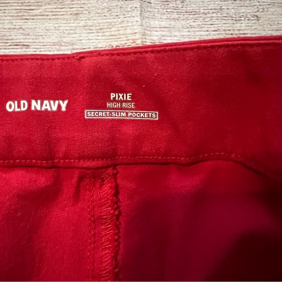 Old navy red pixie pants - Picture 3 of 3